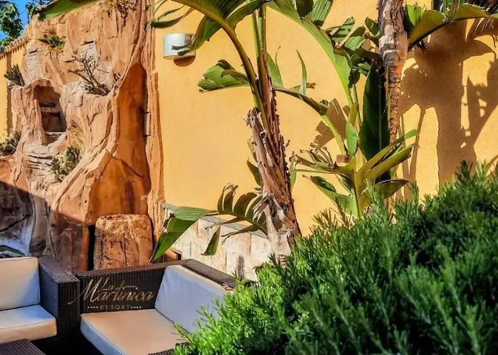 马提尼克酒店 3*