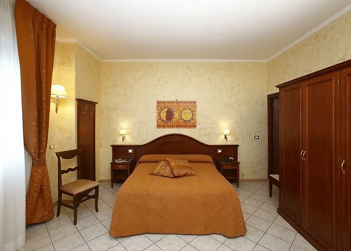 马提尼克酒店 3*