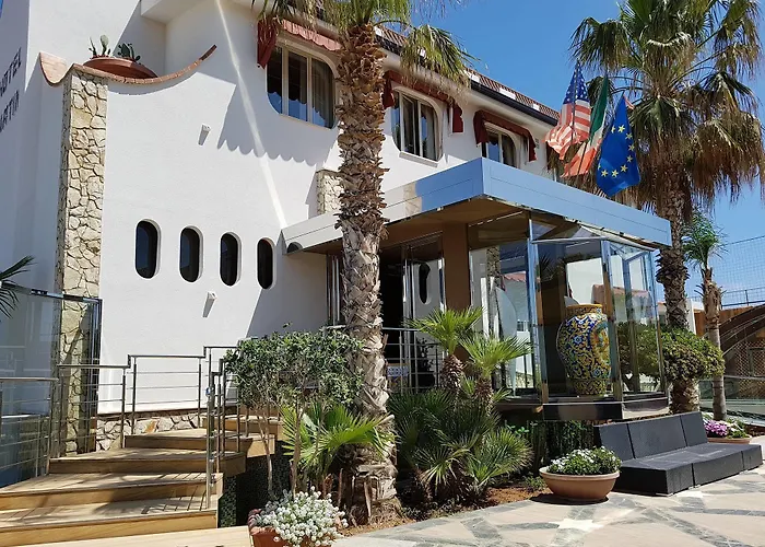 马提尼克酒店 3*