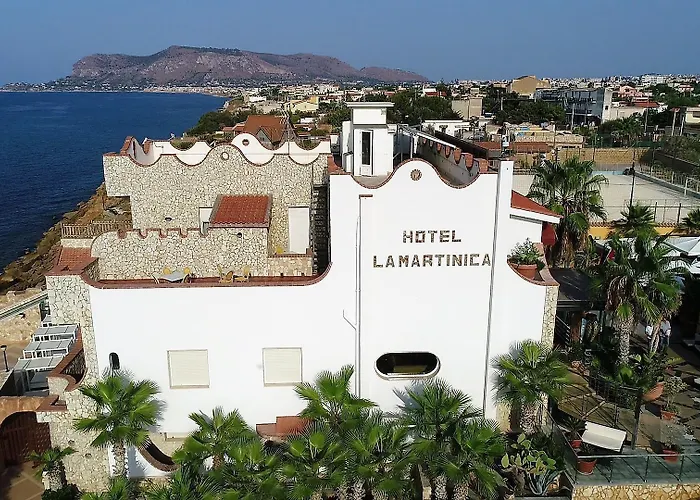 马提尼克酒店 酒店