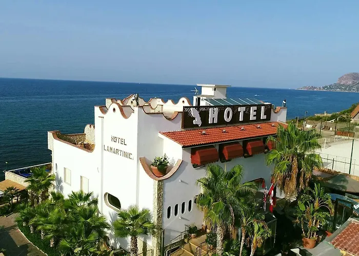 马提尼克酒店 3*